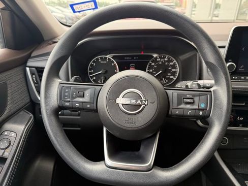 Certified 2023 Nissan Rogue SV FWD image 9