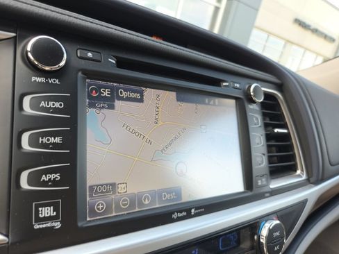 Used 2015 Toyota Highlander Limited Platinum AWD/4WD image 8