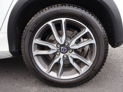 Used 2018 Volvo V60 T5 Cross Country w/ Convenience Package image 43