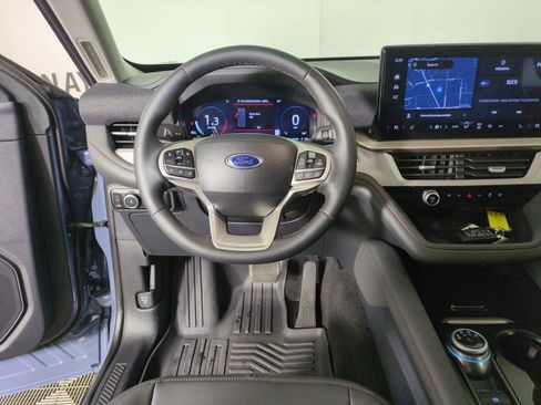 Used 2025 Ford Explorer Active w/ Active Comfort Package image 16
