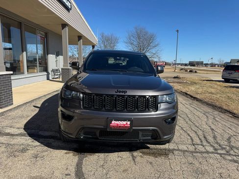 Used 2018 Jeep Grand Cherokee Altitude image 8