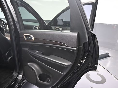 Used 2014 Jeep Grand Cherokee Altitude image 21