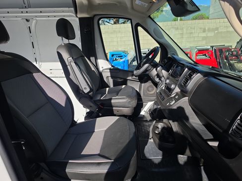 Used 2025 RAM ProMaster 2500 w/ Convenience Group FWD image 27