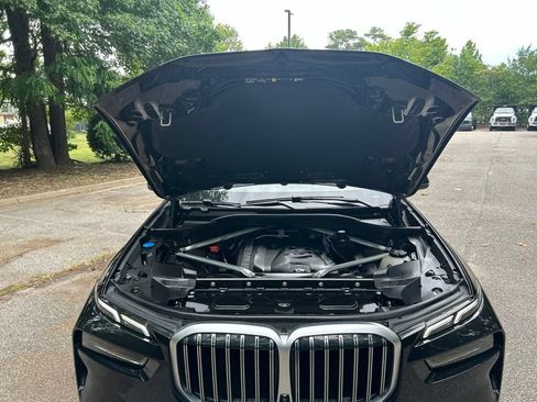 Used 2024 BMW X7 xDrive40i AWD/4WD image 13