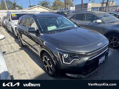 Used 2025 Kia Niro EX Touring
