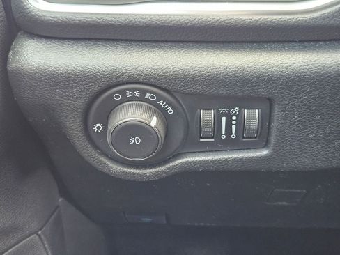 New 2026 Chrysler Pacifica Limited image 19