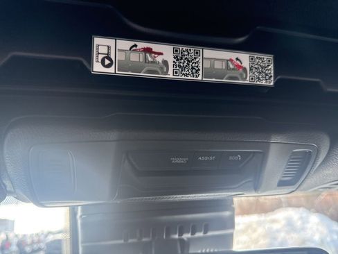 New 2025 Jeep Wrangler Unlimited Sahara AWD/4WD image 27