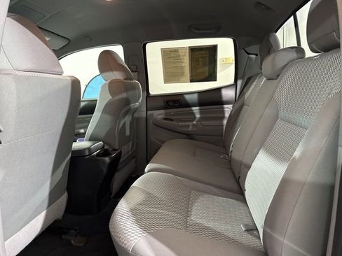 Used 2015 Toyota Tacoma PreRunner w/ SR5 Package RWD image 15