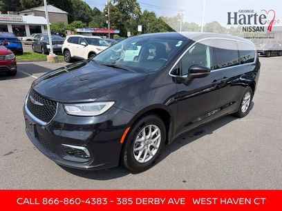 Used 2023 Chrysler Pacifica Touring-L