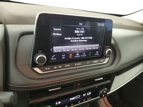 Used 2023 Nissan Rogue SV image 28