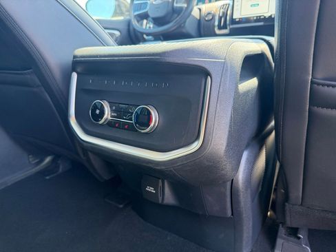 Used 2025 Ford Expedition Max Platinum AWD/4WD image 22