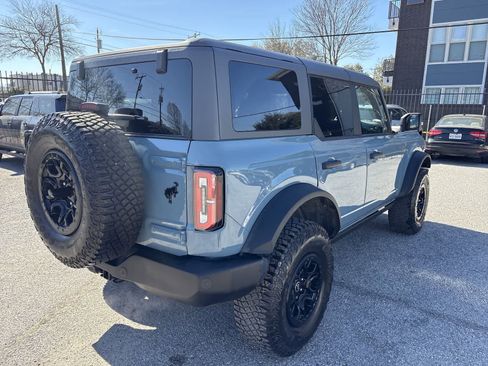 Used 2023 Ford Bronco Wildtrak image 14