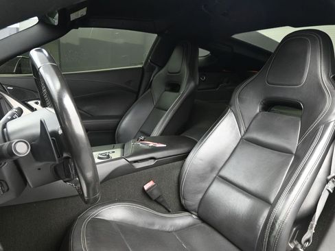 Used 2019 Chevrolet Corvette Stingray Coupe w/ 1LT RWD image 4