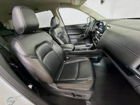 Used 2023 Nissan Pathfinder SL image 27