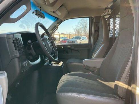 Certified 2024 GMC Savana 2500 w/ Driver Convenience Package image 9