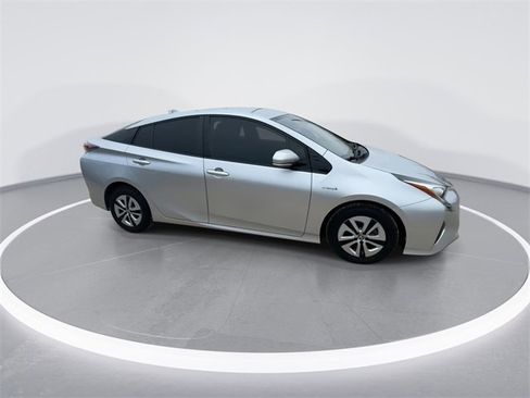 Used 2017 Toyota Prius Four image 13