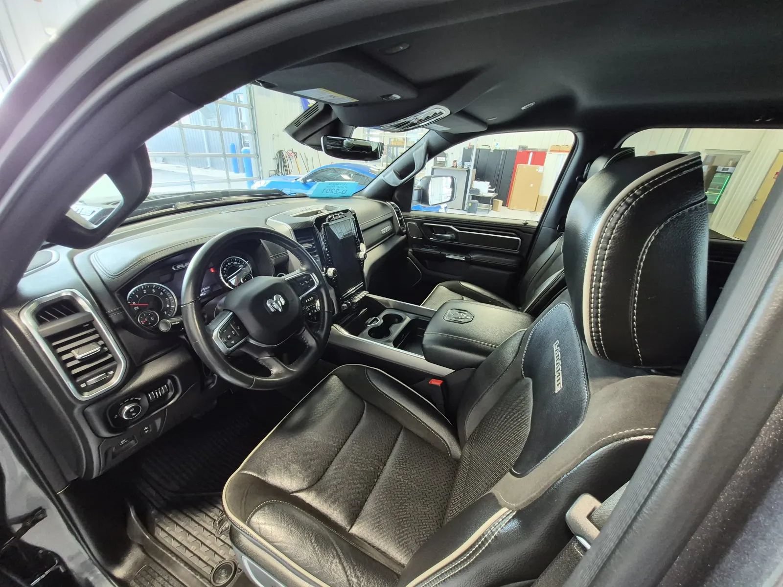 Used 2024 RAM 1500 Laramie AWD/4WD image 9