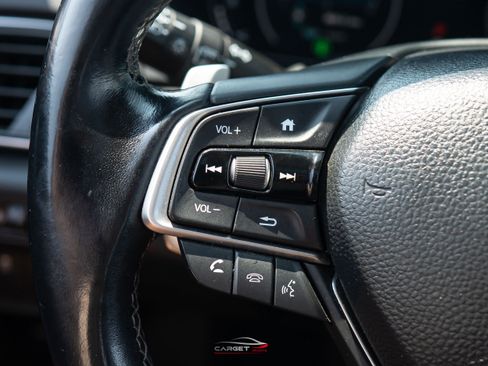Used 2018 Honda Accord Touring image 23