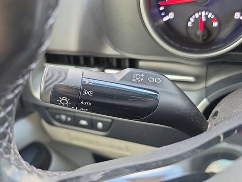 Certified 2022 Kia Carnival LX FWD image 22