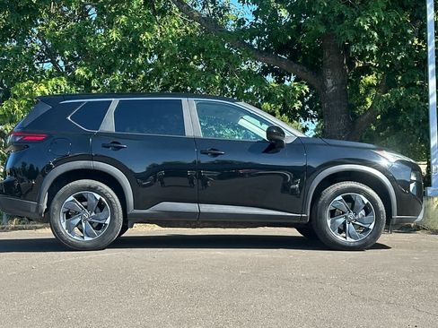 Used 2025 Nissan Rogue SV AWD/4WD image 8