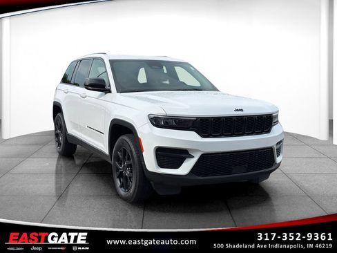 Used 2024 Jeep Grand Cherokee Altitude AWD/4WD image 1