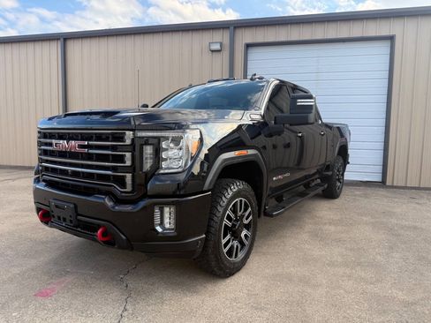Used 2020 GMC Sierra 2500 AT4 w/ AT4 Premium Package image 2
