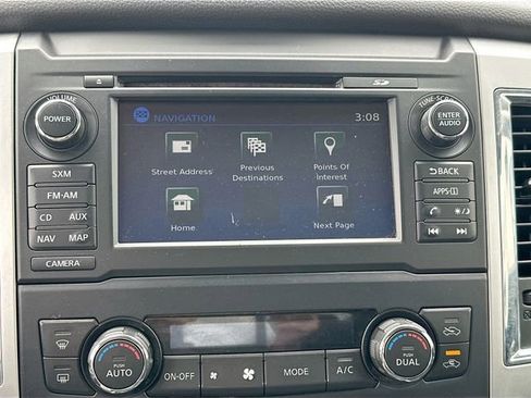 Used 2017 Nissan Titan SV image 16