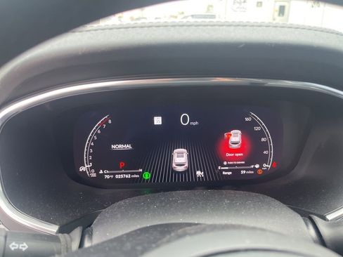 Used 2023 Acura MDX SH-AWD w/ Technology Package image 16