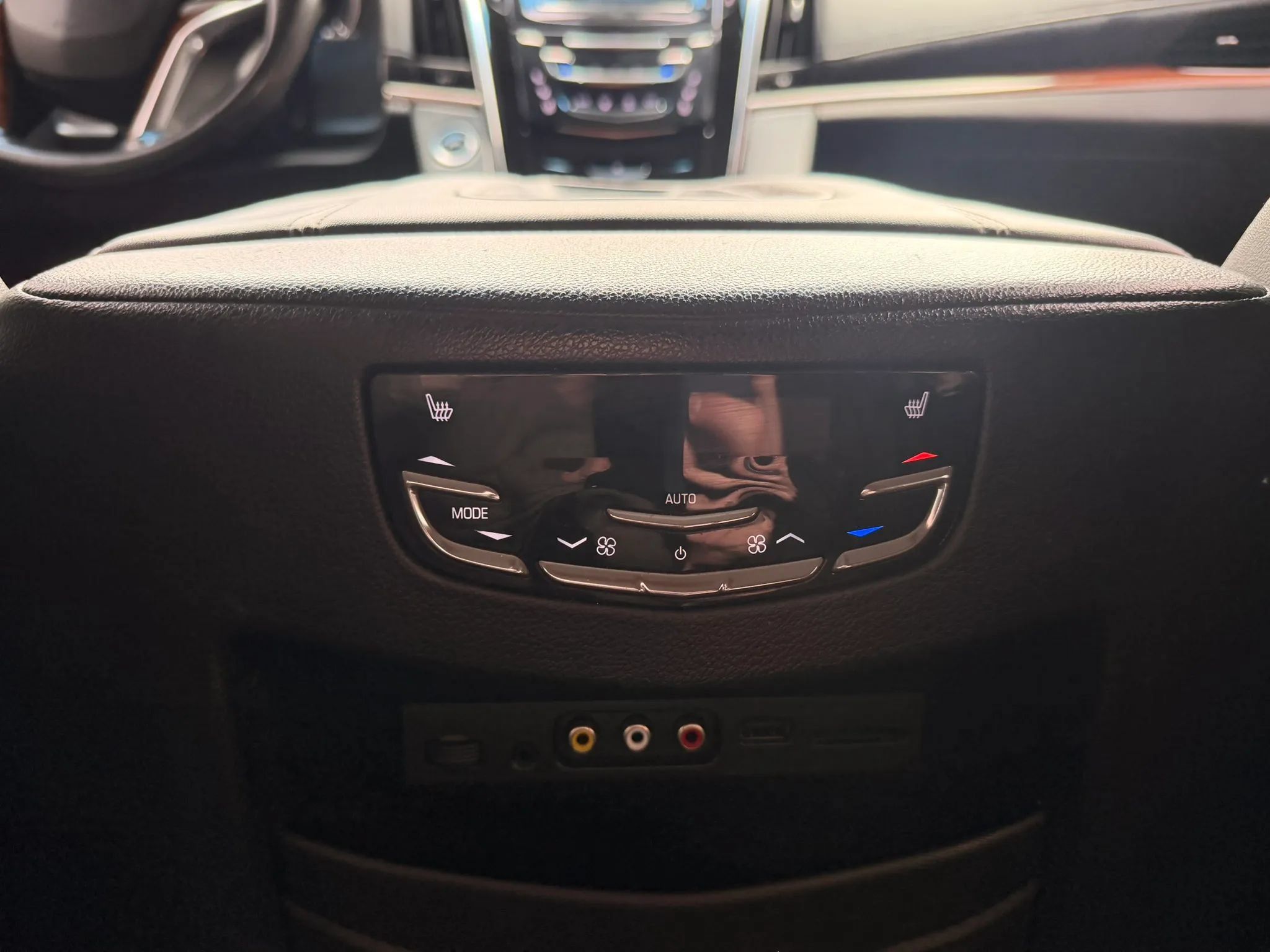 Used 2016 Cadillac Escalade Luxury AWD/4WD image 31