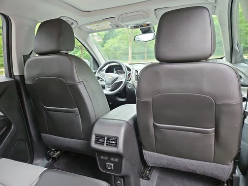 Used 2019 Chevrolet Equinox Premier FWD image 18