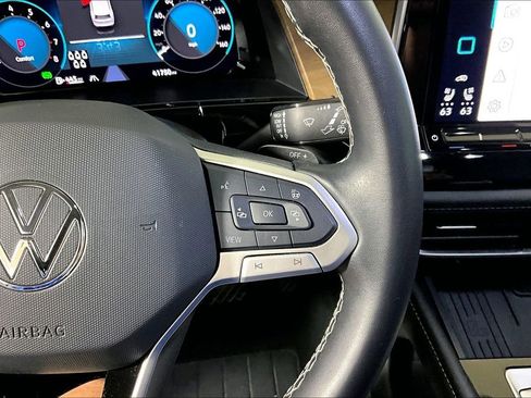 Used 2025 Volkswagen Atlas SE image 15