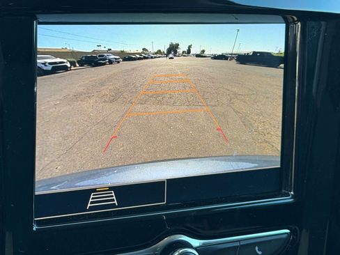 Used 2020 Chevrolet Traverse LT FWD image 11
