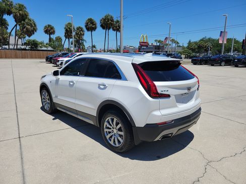 Used 2020 Cadillac XT4 Premium Luxury w/ Enhanced Visibility Package FWD image 6