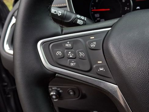 Used 2023 Chevrolet Equinox Premier AWD/4WD image 21