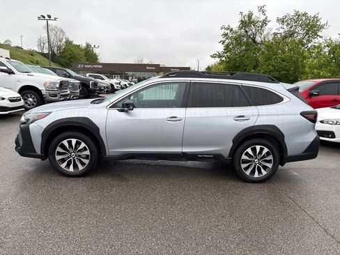 Used 2023 Subaru Outback Limited XT AWD/4WD image 2