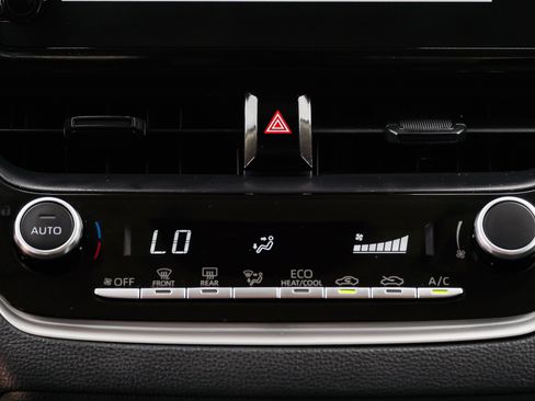 Used 2025 Toyota Corolla LE FWD image 34