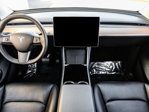 Used 2020 Tesla Model Y Long Range image 14