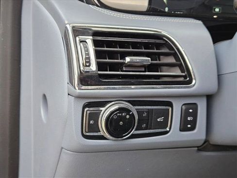Used 2019 Lincoln Navigator Black Label AWD/4WD image 25