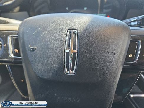 Used 2023 Lincoln Corsair AWD w/ Equipment Group 102A image 29
