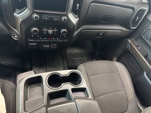 Used 2019 Chevrolet Silverado 1500 LT w/ All-Star Edition image 6