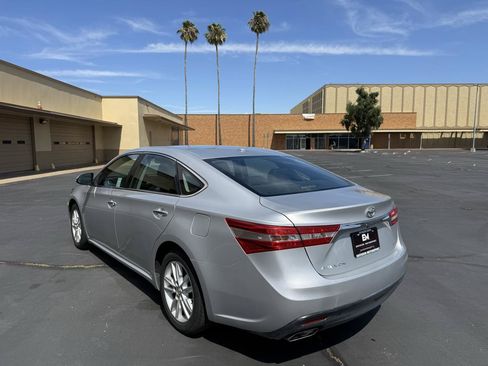 Used 2014 Toyota Avalon XLE Premium FWD image 5