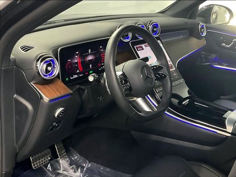 Used 2025 Mercedes-Benz GLC 350e 4MATIC image 15