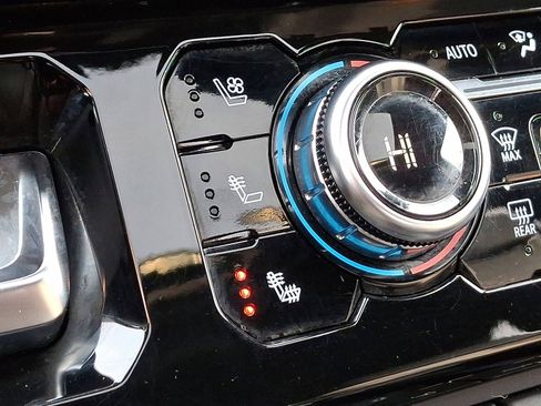 Certified 2022 GMC Sierra 1500 AT4 w/ AT4 Premium Package image 19