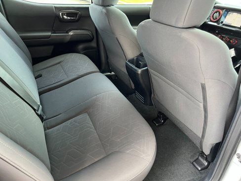 Used 2017 Toyota Tacoma TRD Sport image 37