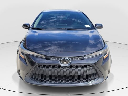 Certified 2022 Toyota Corolla LE FWD image 2