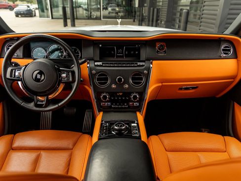 Used 2022 Rolls-Royce Cullinan image 4