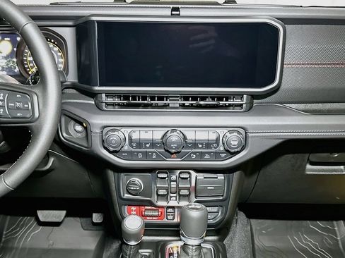 New 2026 Jeep Wrangler Unlimited Rubicon AWD/4WD image 8