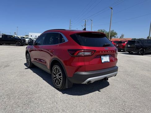 Used 2023 Ford Escape SE w/ PHEV Premium Package FWD image 6