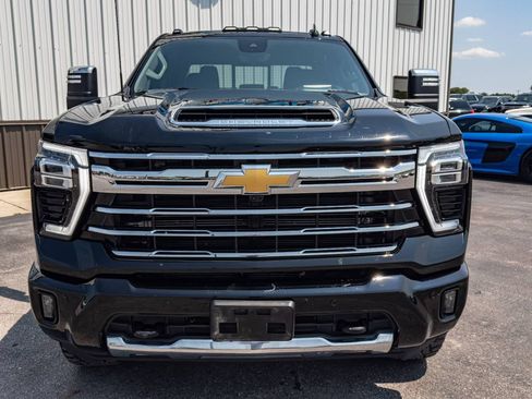 Used 2025 Chevrolet Silverado 2500 LTZ w/ LTZ Premium Package AWD/4WD image 5