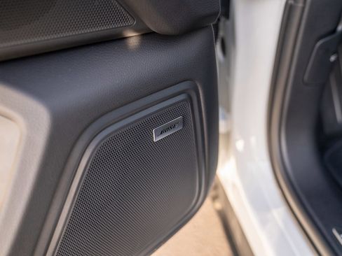 New 2026 Porsche Macan image 11